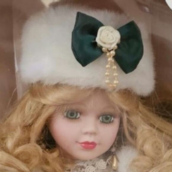 Porcelain Doll Y2K Angelina Collection 16" Green Dress Year 2000 Edition - Picture 2 of 6